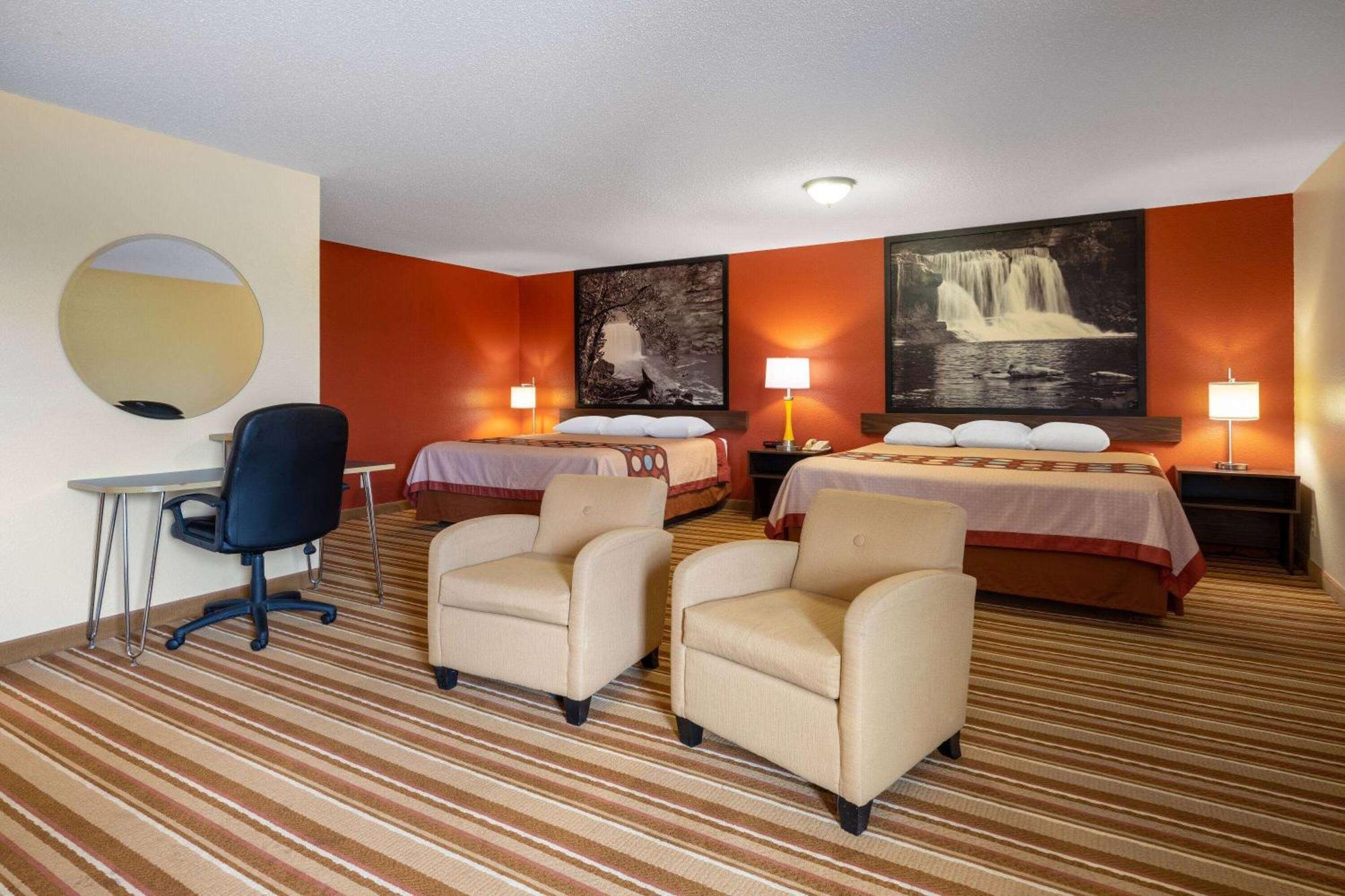 Super 8 By Wyndham Mattoon Hotel Eksteriør billede
